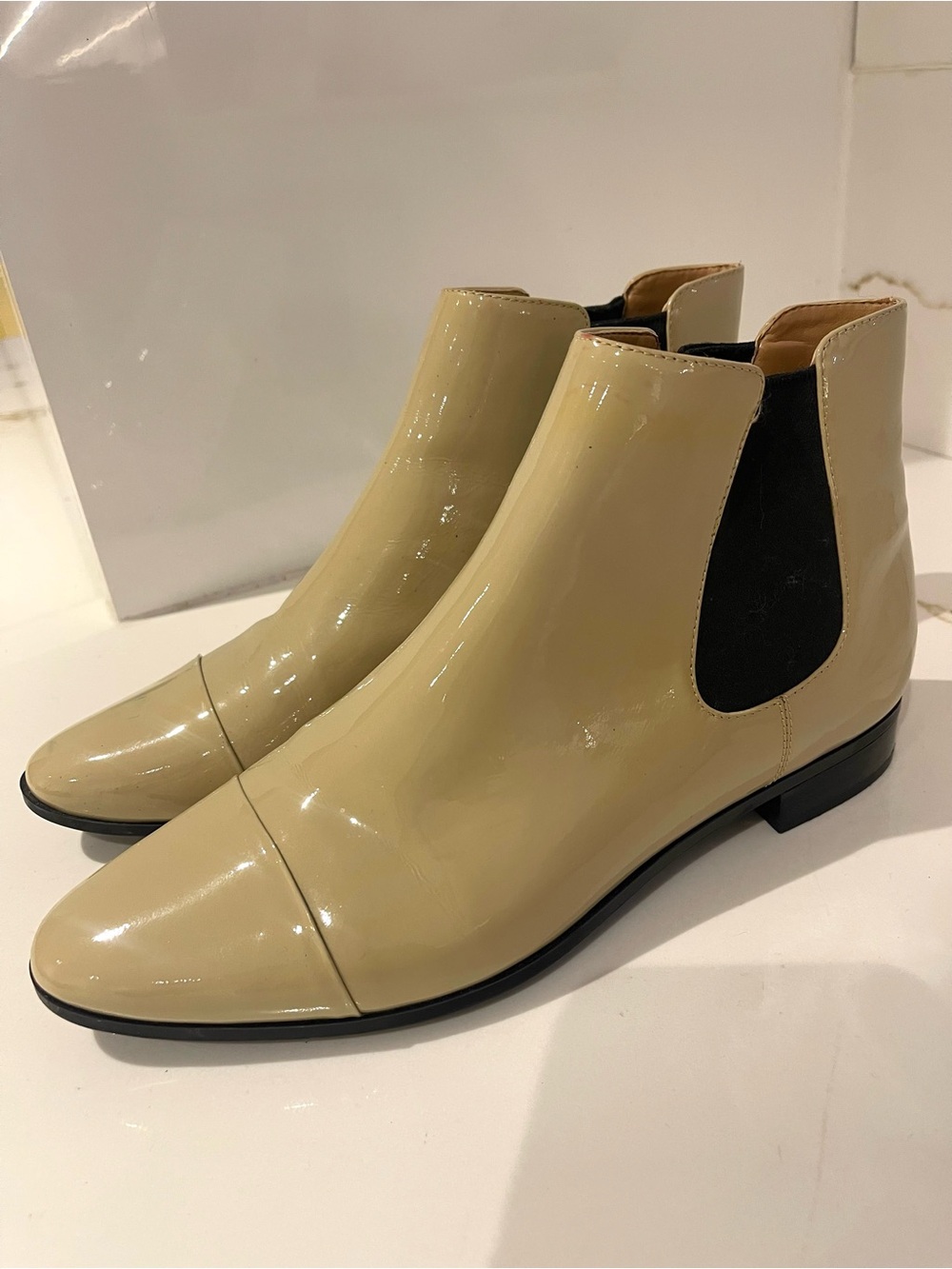 Calvin Klein Finilla Cap Toe Chelsea Boots 9.5